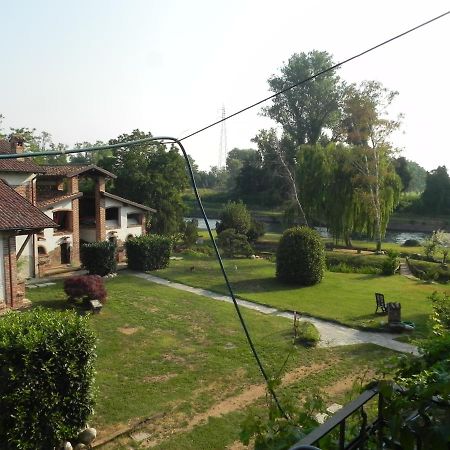 Agriturismo Cascina Poscallone อับเบียเตกรัสโซ ภายนอก รูปภาพ