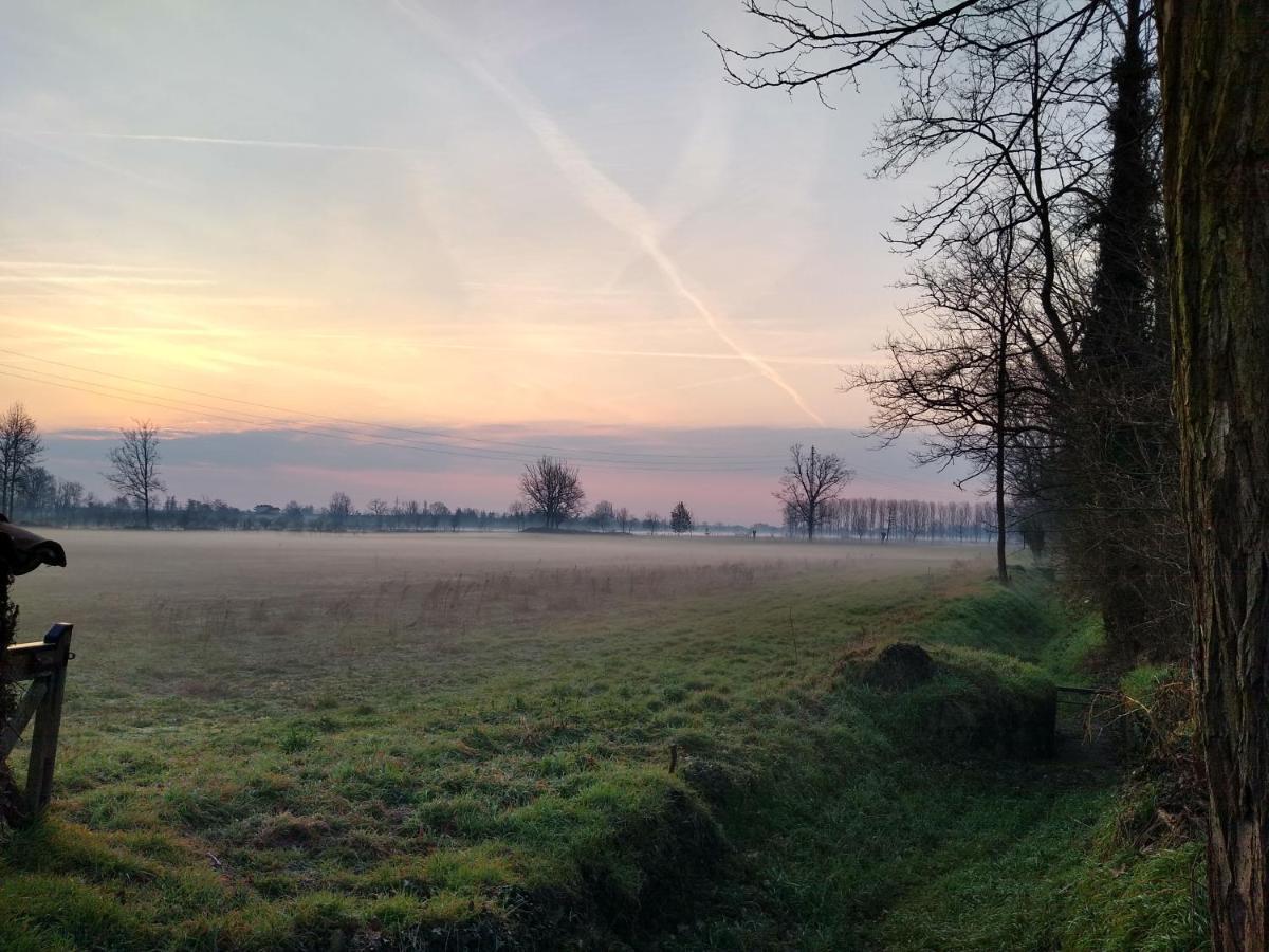 Agriturismo Cascina Poscallone อับเบียเตกรัสโซ ภายนอก รูปภาพ