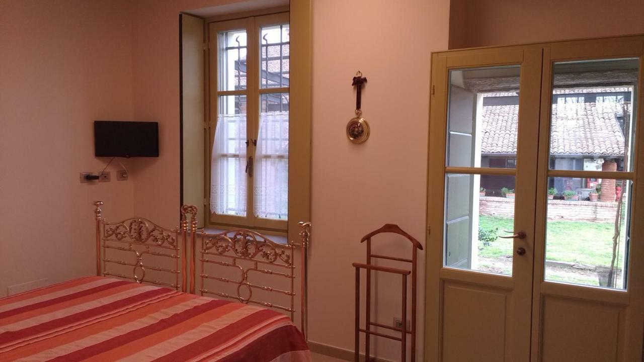 Agriturismo Cascina Poscallone อับเบียเตกรัสโซ ภายนอก รูปภาพ