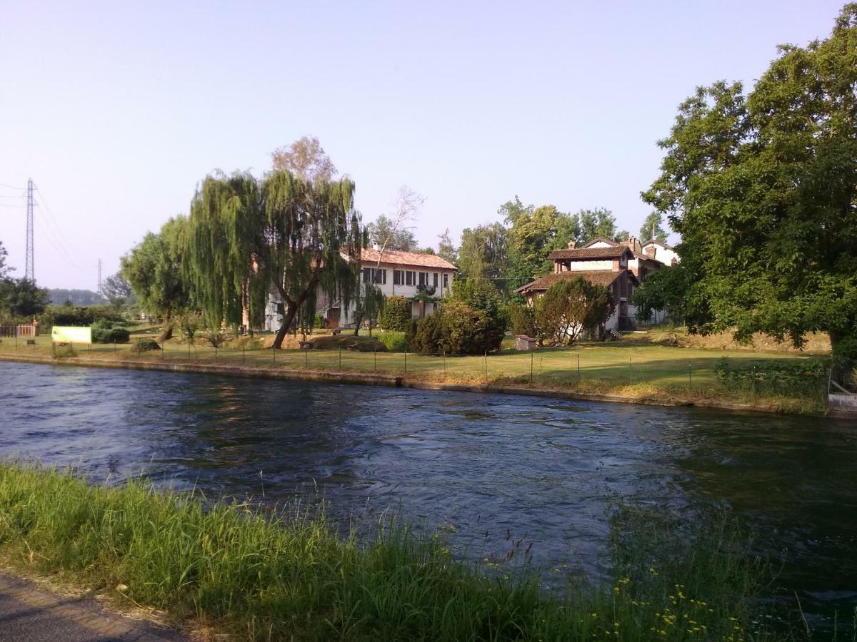 Agriturismo Cascina Poscallone อับเบียเตกรัสโซ ภายนอก รูปภาพ